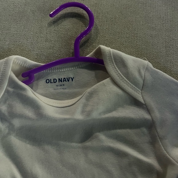 Old Navy 4 piece onesie set bundle - Picture 7 of 8